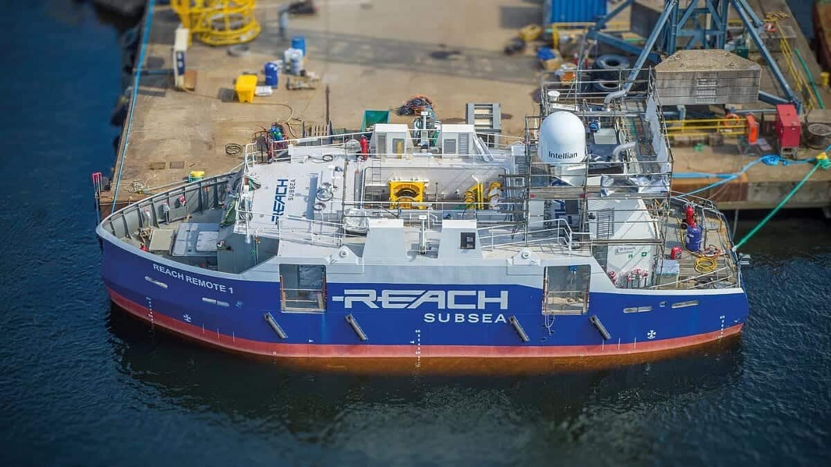 Reach Remote 1 — view 1