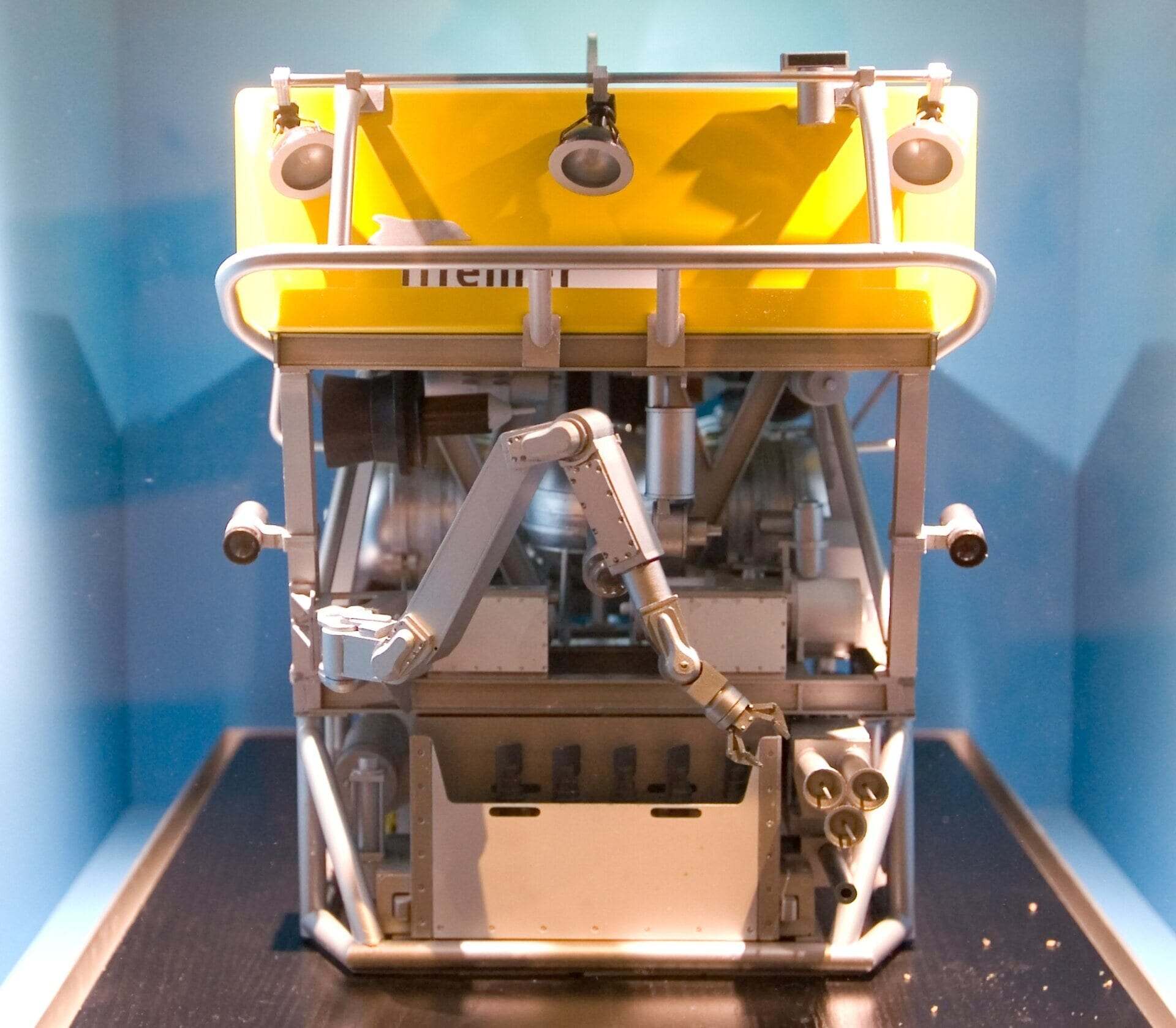Victor 6000 — view 3